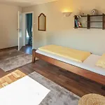 Ferienhaus-mackeriege 度假居 *
