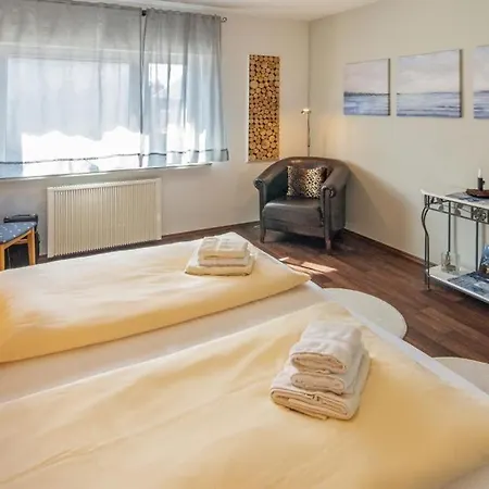Ferienhaus-mackeriege Hébergement de vacances *